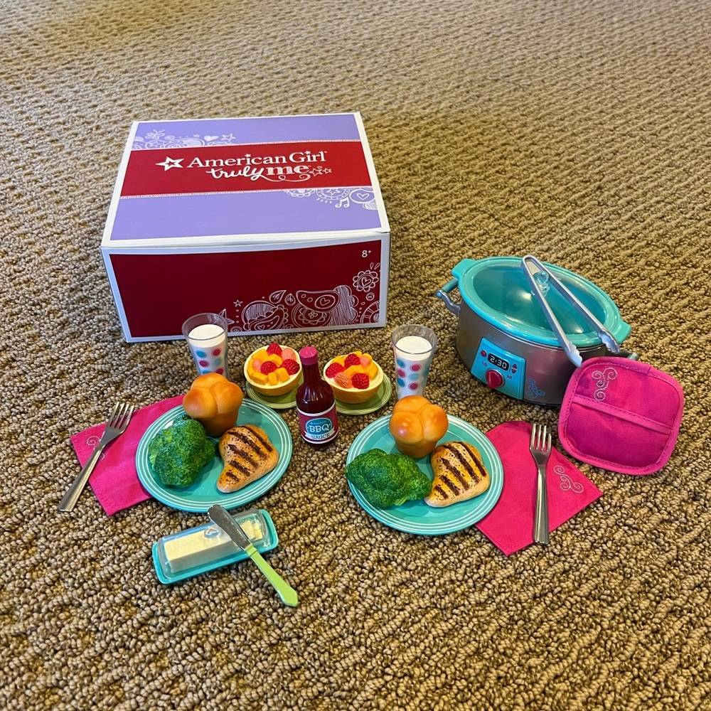 *retired* AMERICAN GIRL Truly Me - Slow Cooker Dinner Set